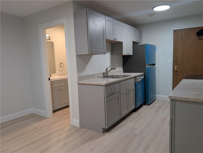 Building Photo - 420 Woodward Rd