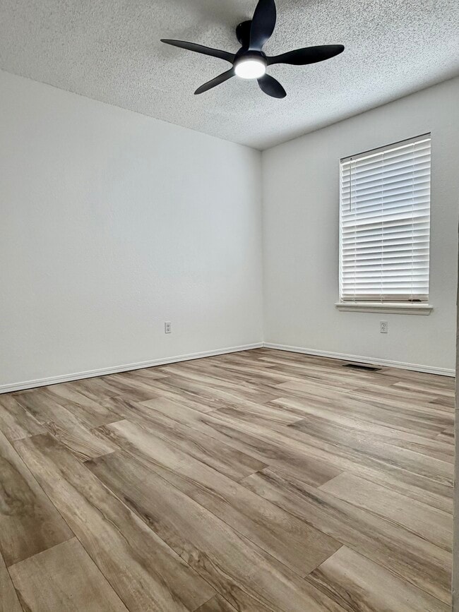 Building Photo - 10528 Ricky Ln