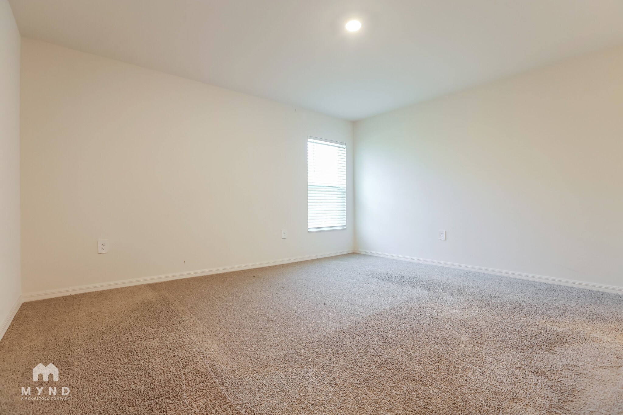 Building Photo - 5725 Centro Ave
