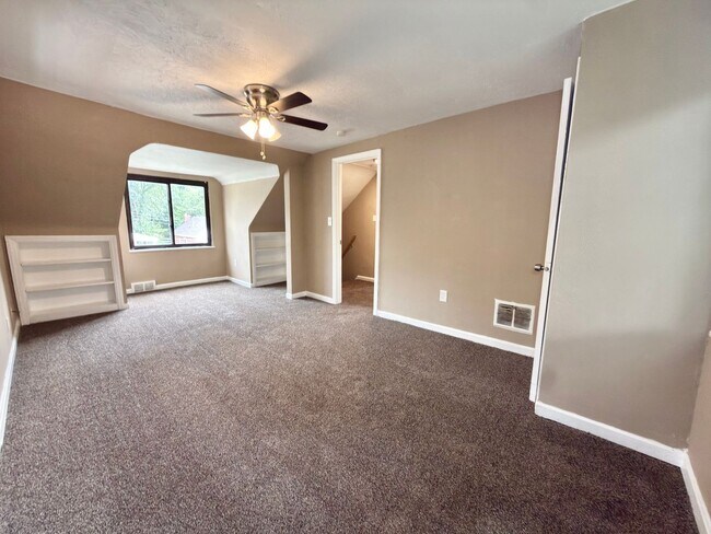 Building Photo - 2033 Dallas Ave