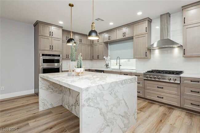 Building Photo - 8095 Carpenter Creek Ave