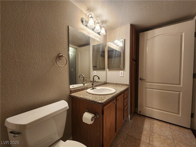 Building Photo - 5055 W Hacienda Ave