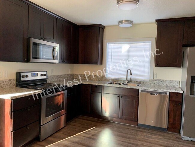 Building Photo - FLIK01-OPM