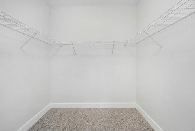 Building Photo - Modern 3-Bed, 2-Bath Apartment with Open F...