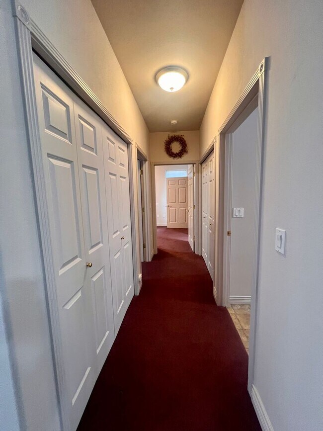 Building Photo - Cozy 2Bd 2Ba El Dorado Condo in Bellingham! (55+ RESIDENTS ONLY)
