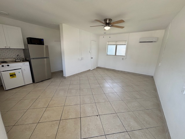 Building Photo - 1064 N Tamiami Trl