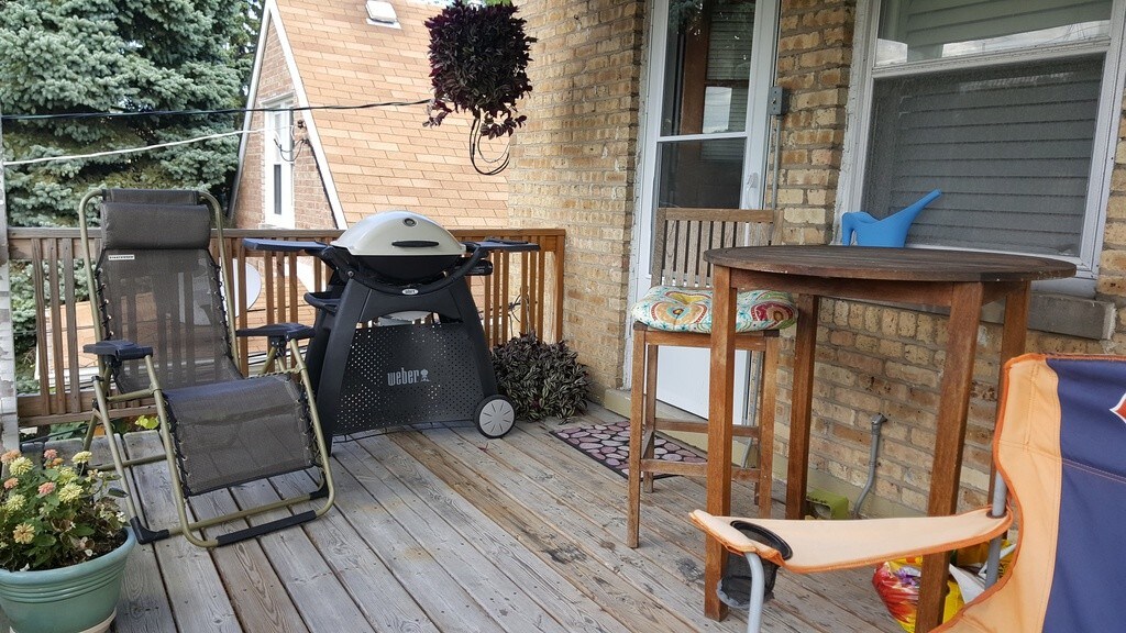 Great deck for entertaining - 6116 N Meade Ave