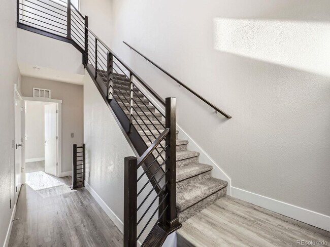 Building Photo - 2 bedroom townhome in Northfield Central Park Denver.