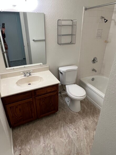 Building Photo - 1723 W Rosal Dr