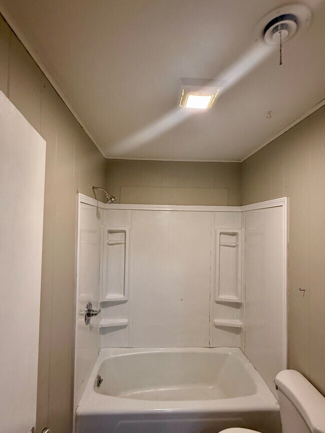 Building Photo - 1317 Moss Hill Dr