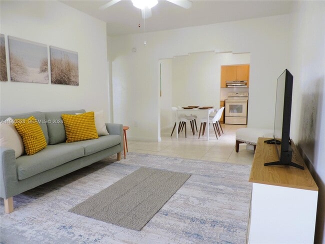 Building Photo - 3134 SW 25th Ter