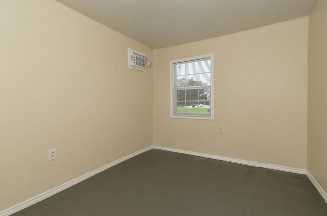 Building Photo - 195 FM 1564
