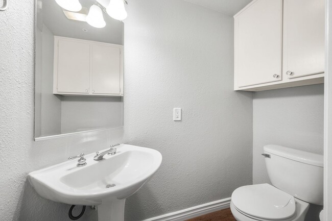 Building Photo - **7543 W Liberty Pkway #655 Fontana** Beau...
