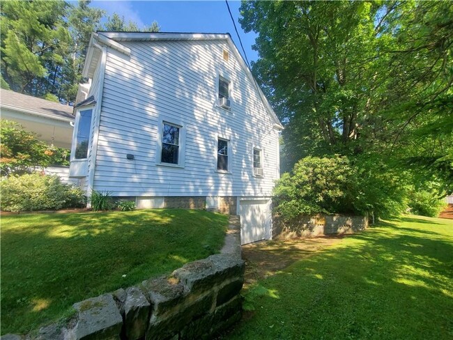 Building Photo - Charming Cochranton Home with Extensive Up...