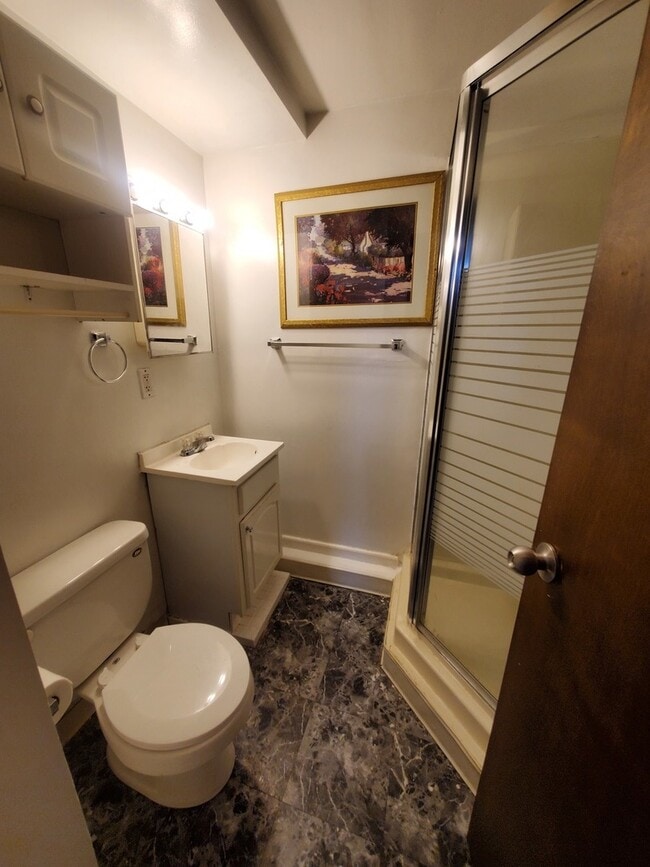 Building Photo - 450 E Mulberry Ct