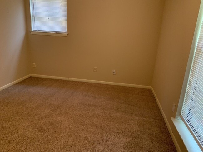 Building Photo - 618 Overbluff St