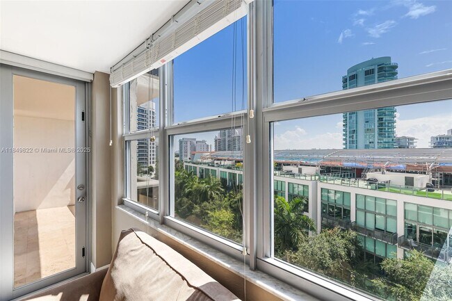 Building Photo - 6039 Collins Ave