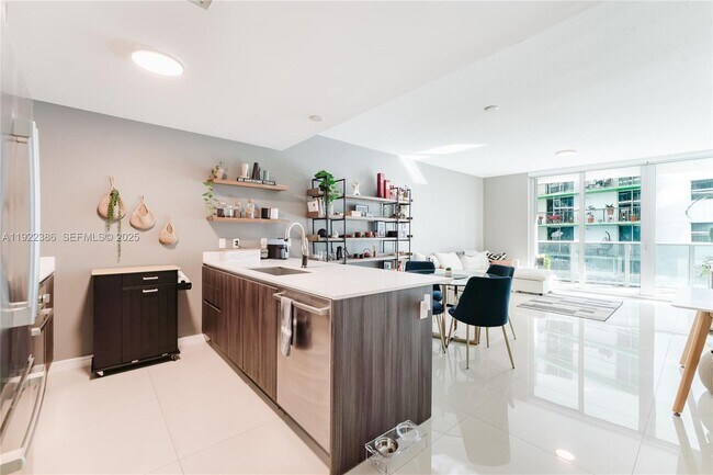 Building Photo - 488 NE 18th St