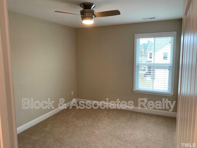 Building Photo - 1531 Glenwater Dr