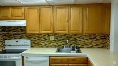 Building Photo - 8060 N Colony Cir