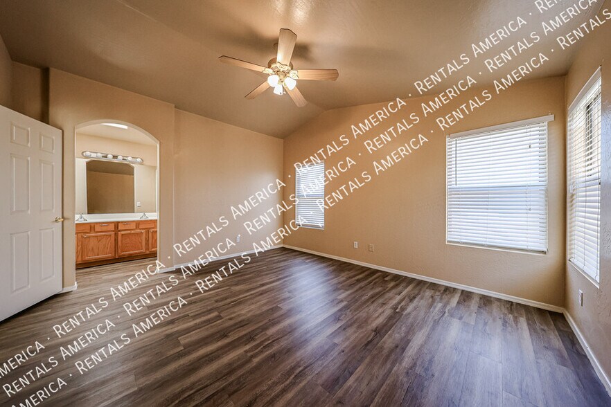 Building Photo - 10060 E Capri Ave