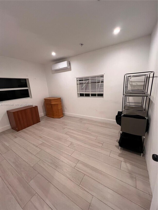 Building Photo - 1610 NW 53rd St