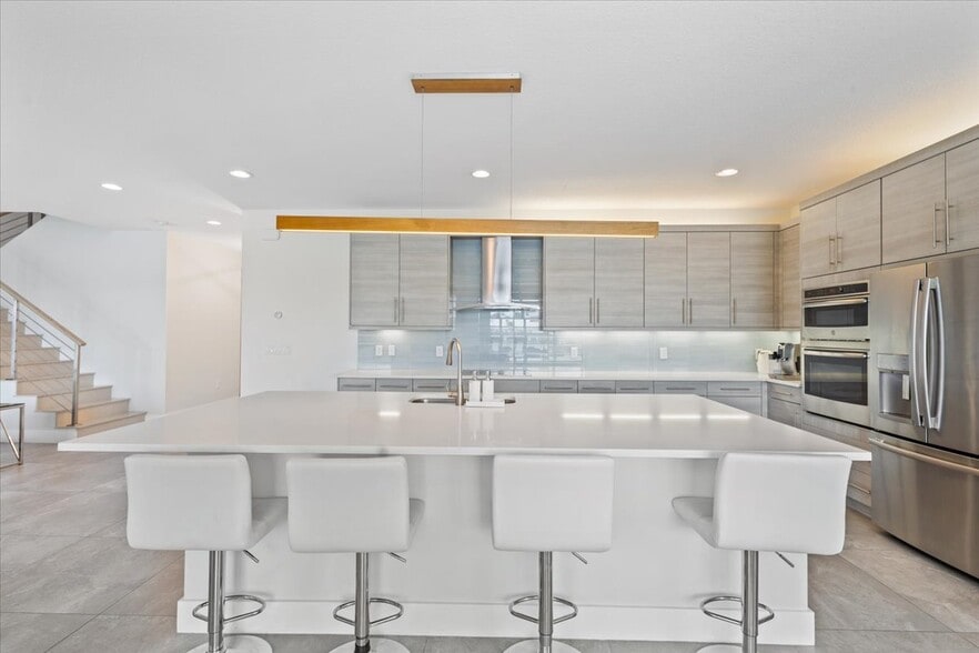 Kitchen - 15377 Green River Ct