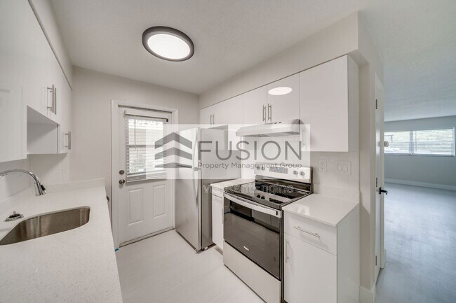 Building Photo - 921 SW 74th Terrace