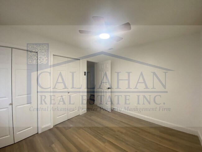 Building Photo - Southwest LR 4 Bedroom Home