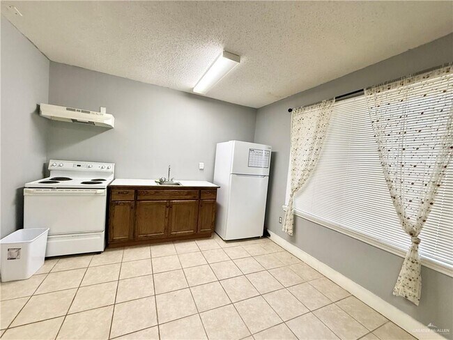 Building Photo - 5313 N 25th St