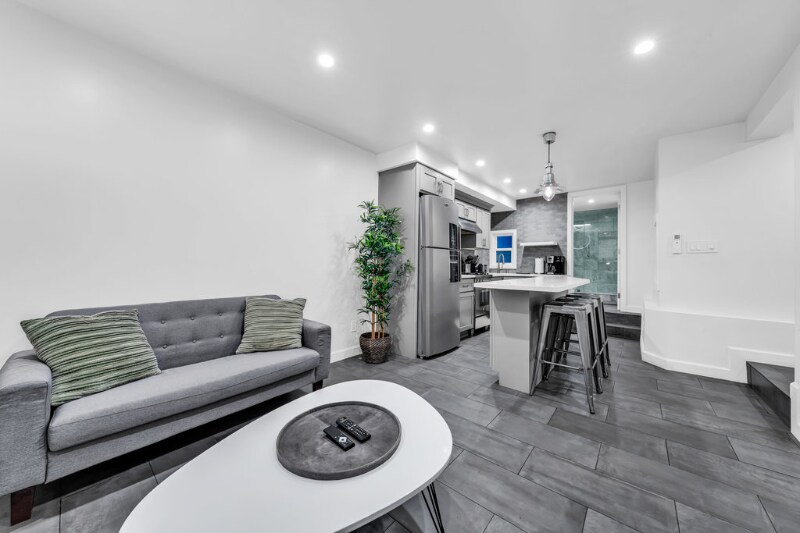 Building Photo - 3014a Pine St