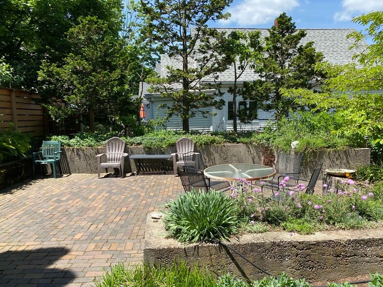 Building Photo - 90 Chandler St