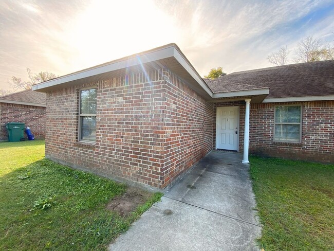 Primary Photo - 193 Gilmore Rd