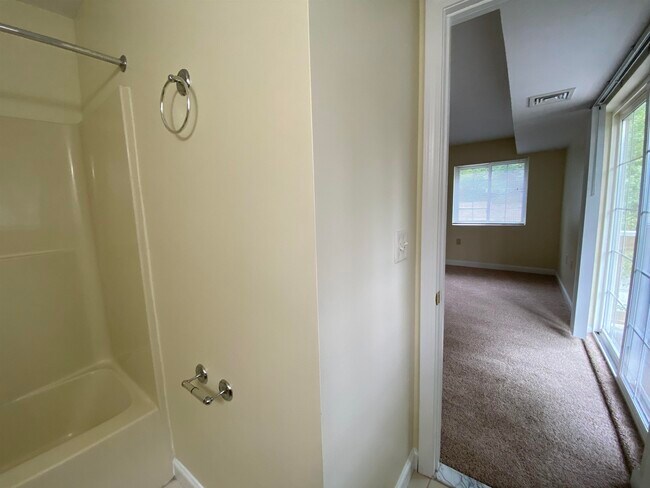 Building Photo - 99 S Mammoth Rd