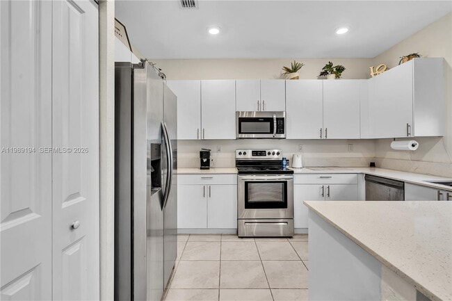 Building Photo - 20433 NW 4th Ave