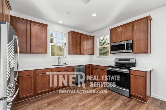 Building Photo - 220 Cinema St