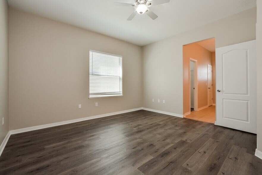 Building Photo - 5471 Silver Thistle Ln