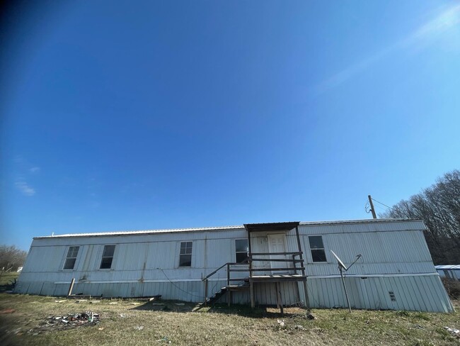 Building Photo - 3 BR 2 Bath 1,280 sq ft singlewide mobile ...