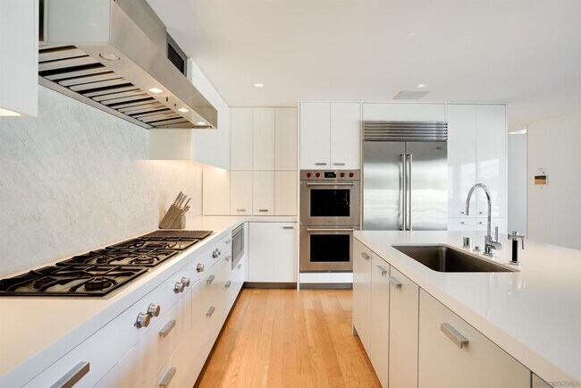 Building Photo - 6266 Camino De La Costa