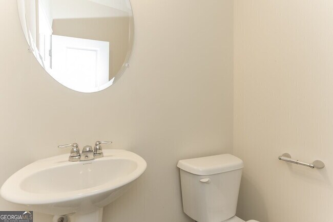 Building Photo - 215 Hamilton Pointe Dr