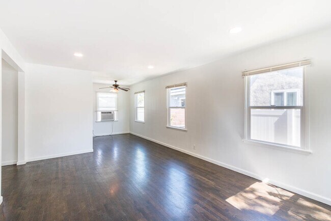 Building Photo - 2835 Pacific Ave