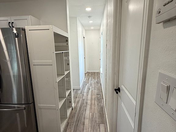 Building Photo - Fully remodeled