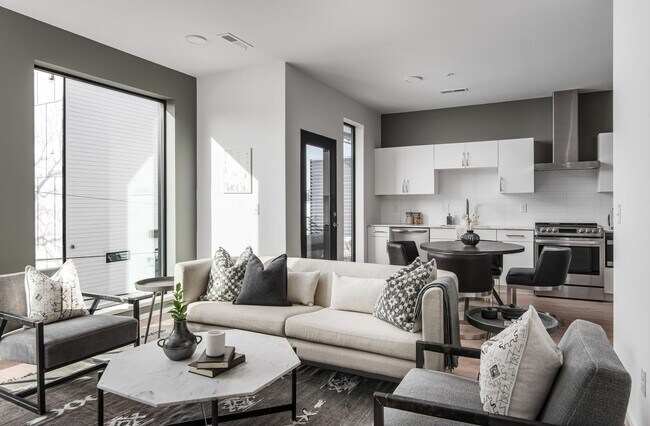 Building Photo - Stunning one bedroom unit in The Wedgewood section of town.