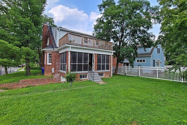 Building Photo - Completely Updated Charming Cape Cod