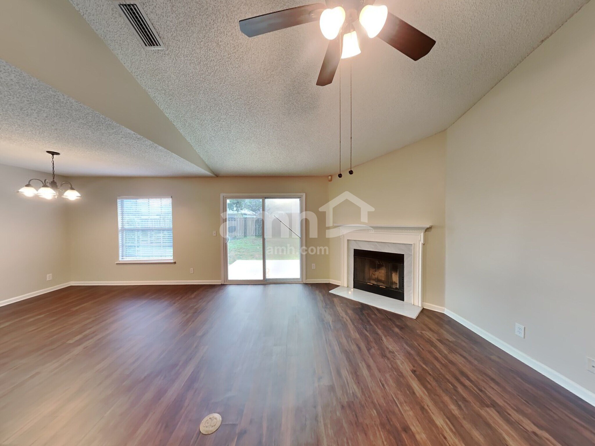 Building Photo - 12612 Ashglen Dr N