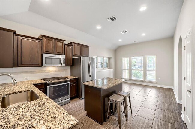 Building Photo - 2404 Spanish Camp Cove