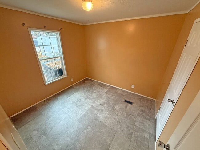 Building Photo - 2501 N Apperson Way