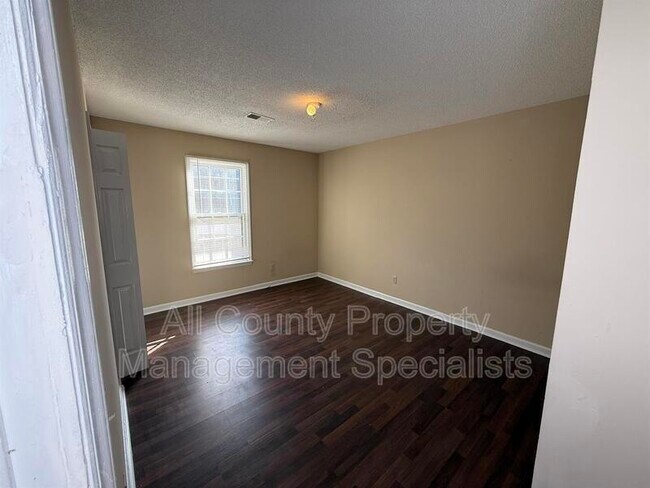 Building Photo - 313 Thornridge Rd