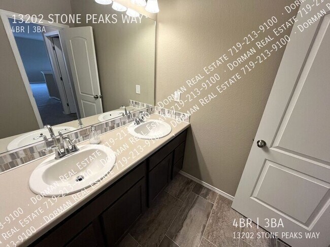 Building Photo - 13202 Stone Peaks Way