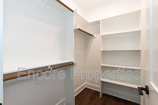 Building Photo - 1406 Gearwood Ave